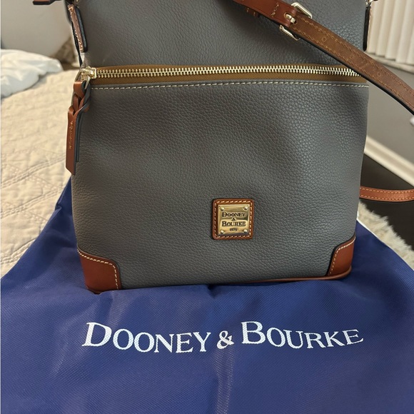 NWT Dooney and Bourne Crossbody - Picture 3 of 6
